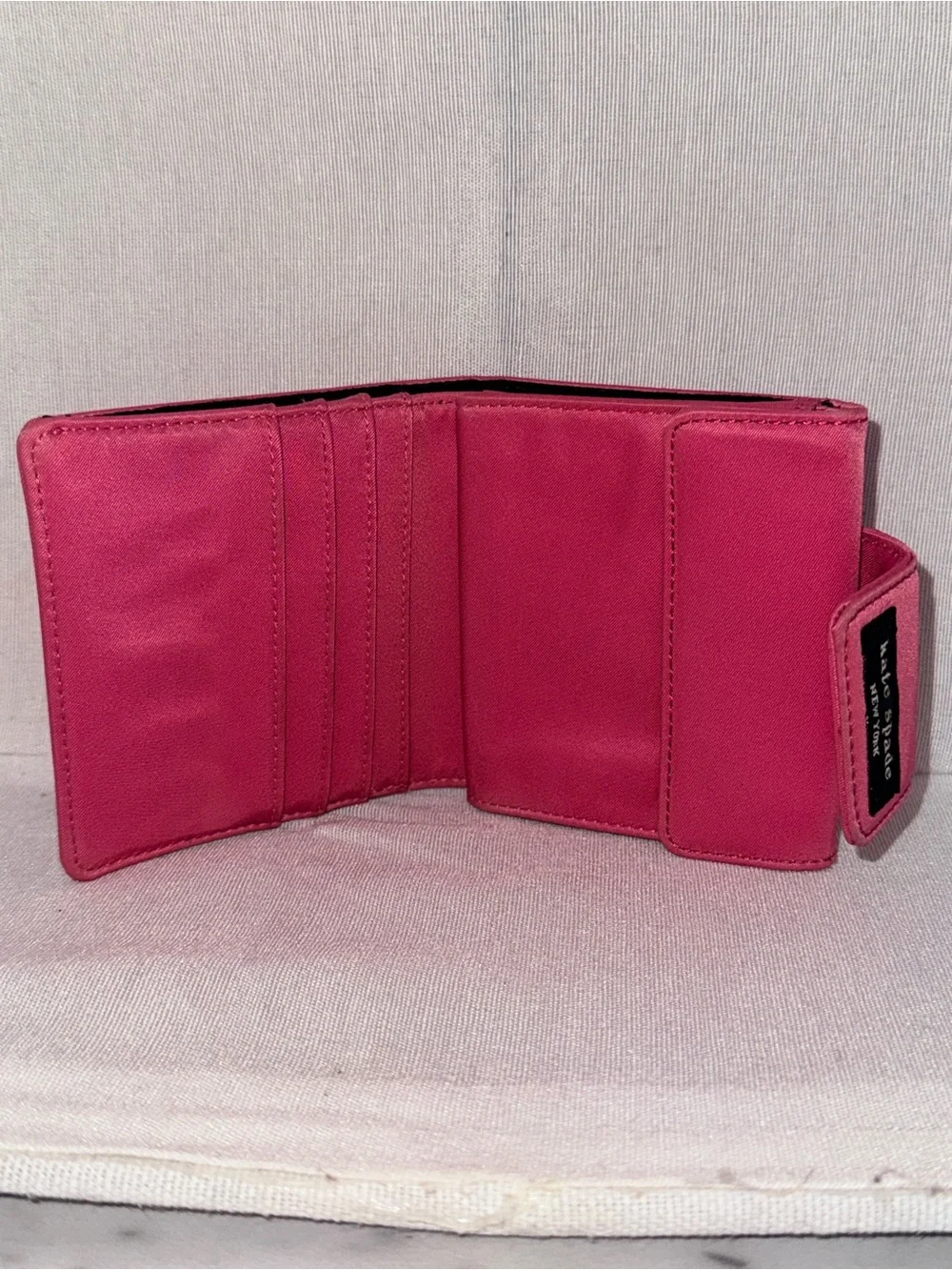 ✨ Vintage Kate Spade Pink Compact Wallet ✨ Perfect for a girls night out!